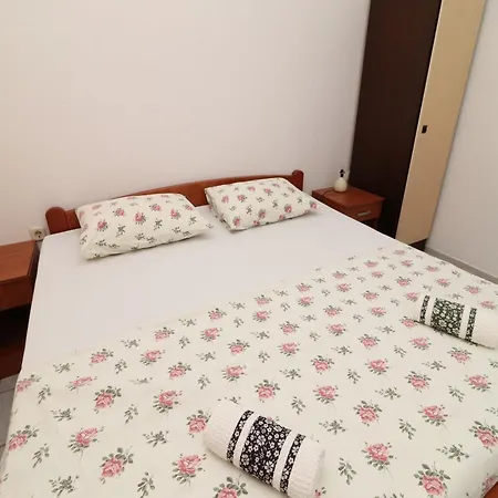 House Danica - Two Bedroom With Terrace And Sea View 別荘 *