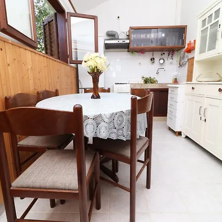 House Danica - Two Bedroom With Terrace And Sea View Holiday home *